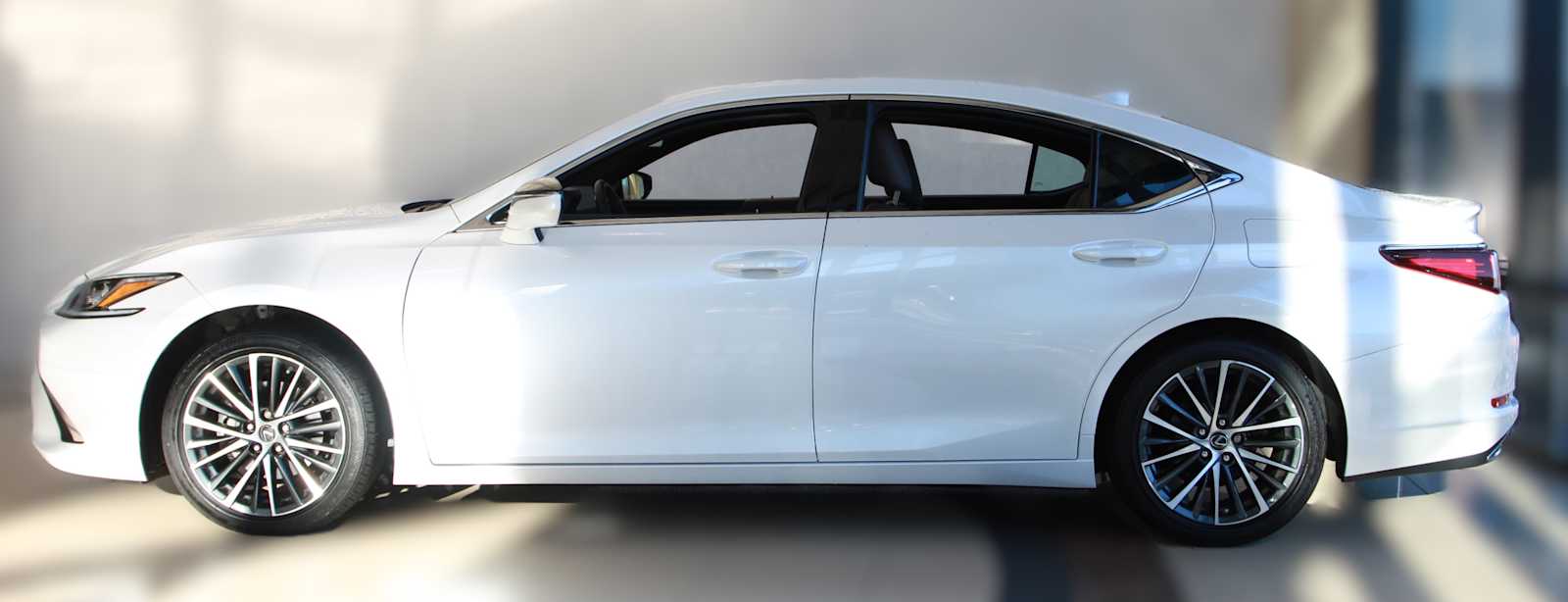 used 2023 Lexus ES 350 car, priced at $35,997