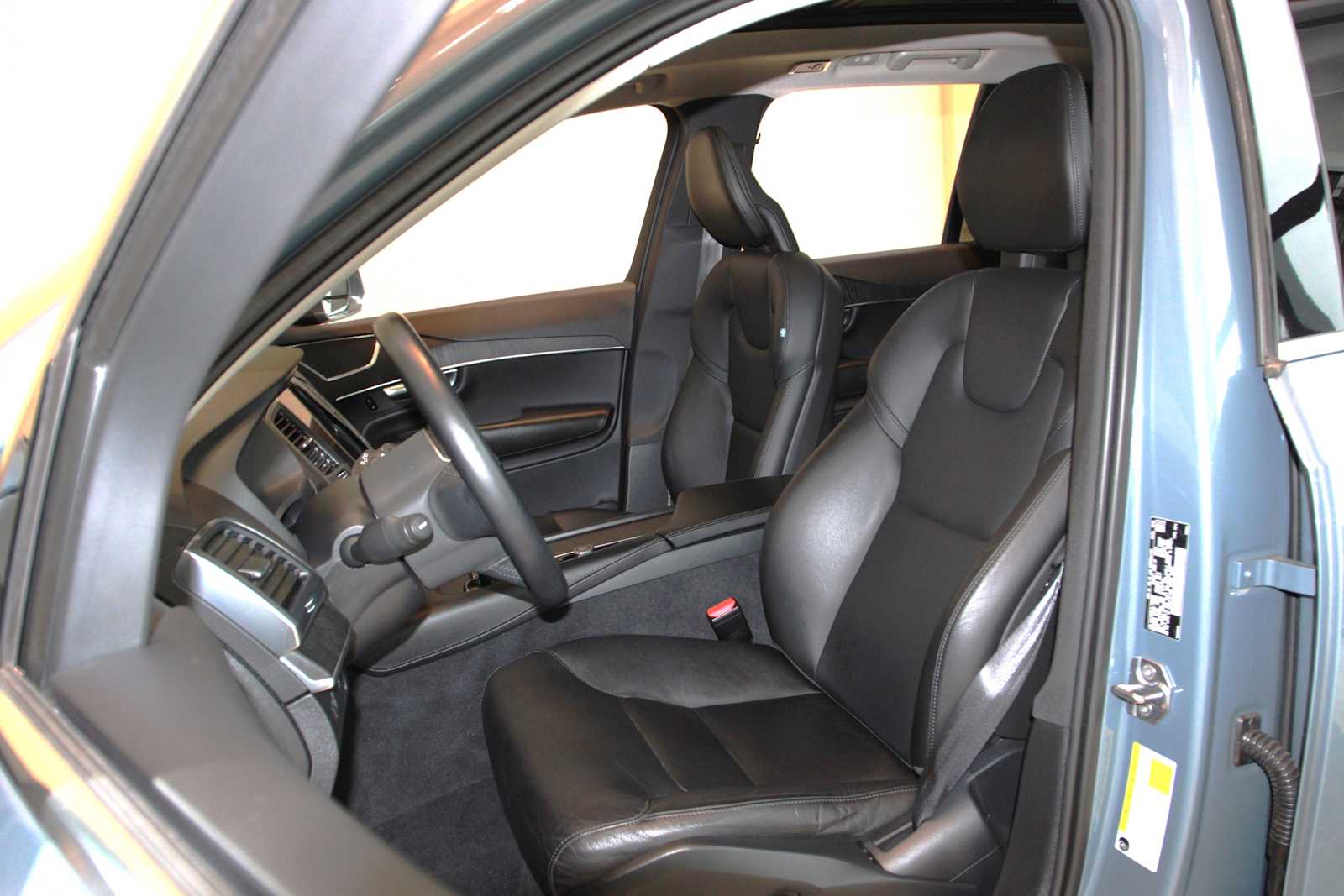 used 2020 Volvo XC90 car, priced at $22,897