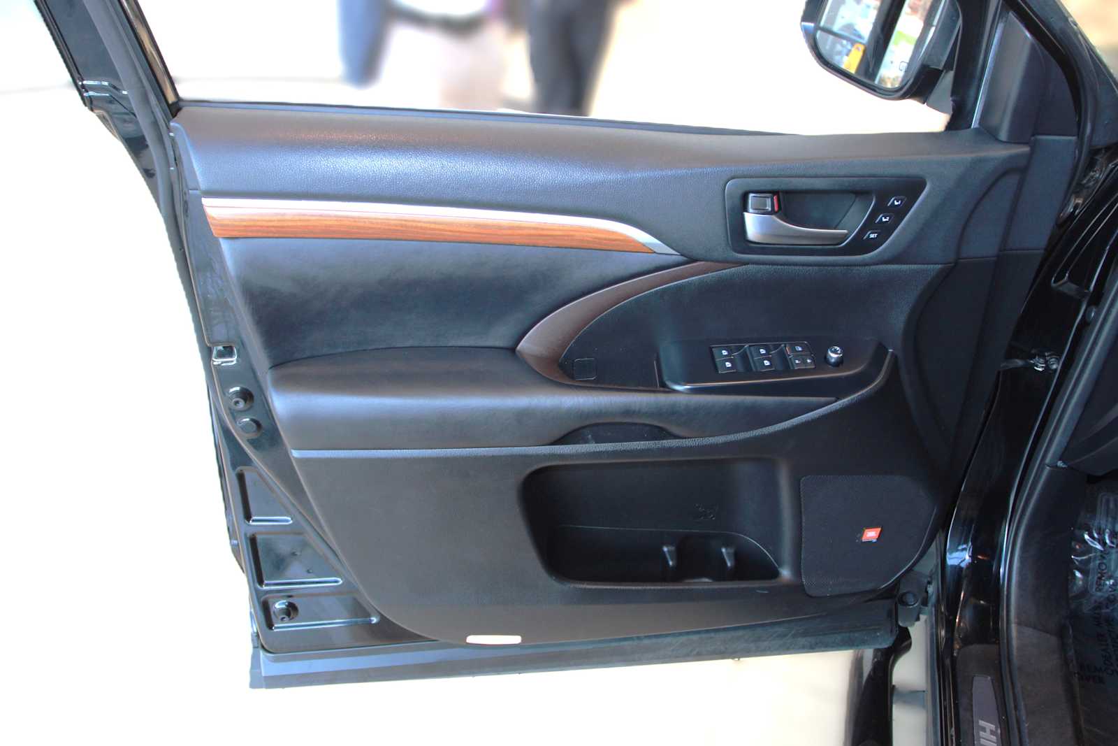 used 2019 Toyota Highlander car, priced at $29,497