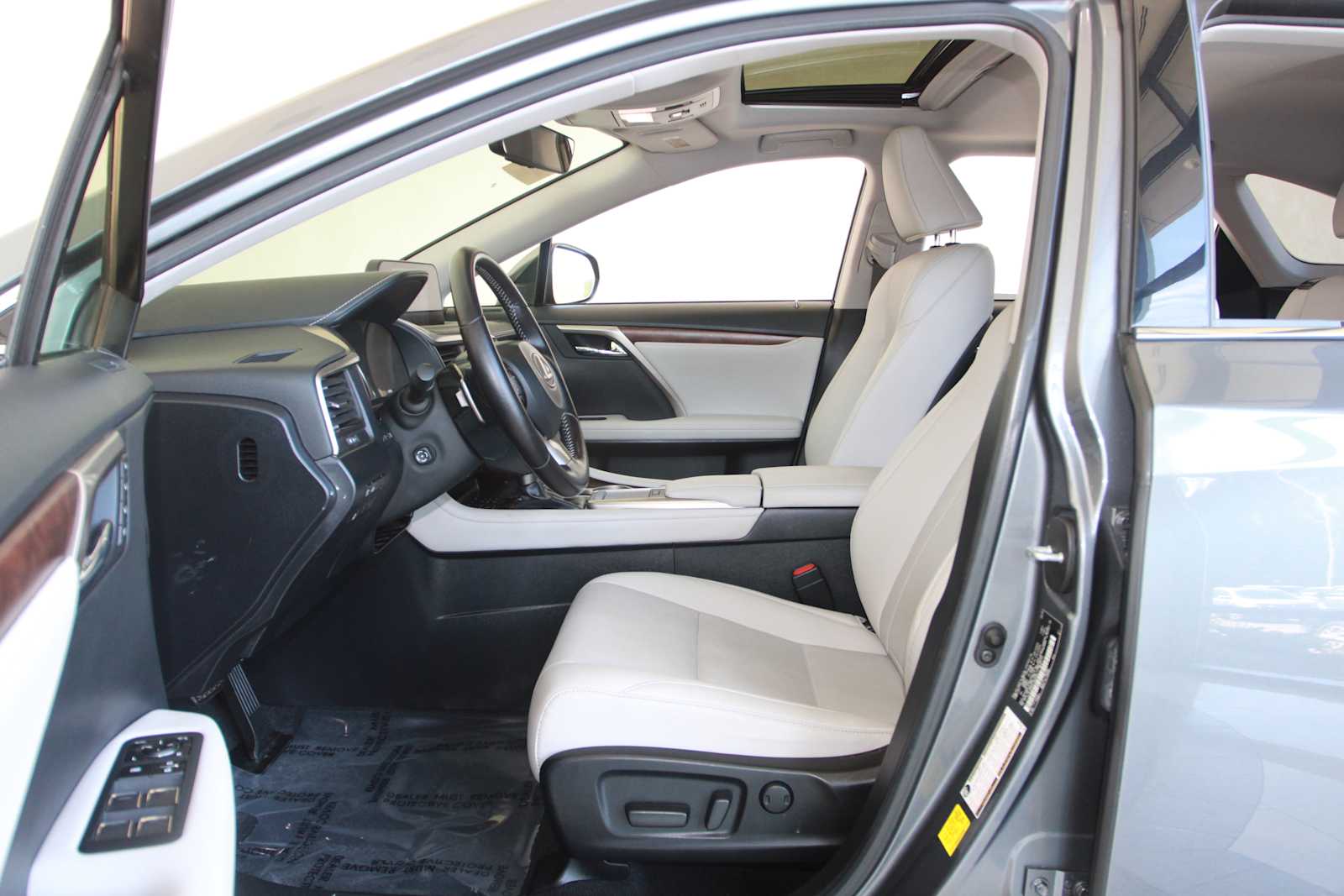 used 2020 Lexus RX 350L car, priced at $33,997