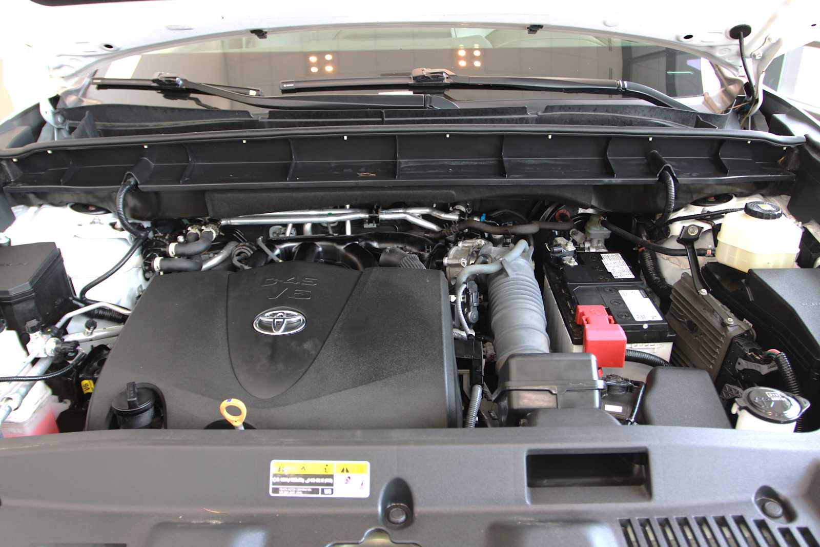 used 2022 Toyota Highlander car, priced at $32,897