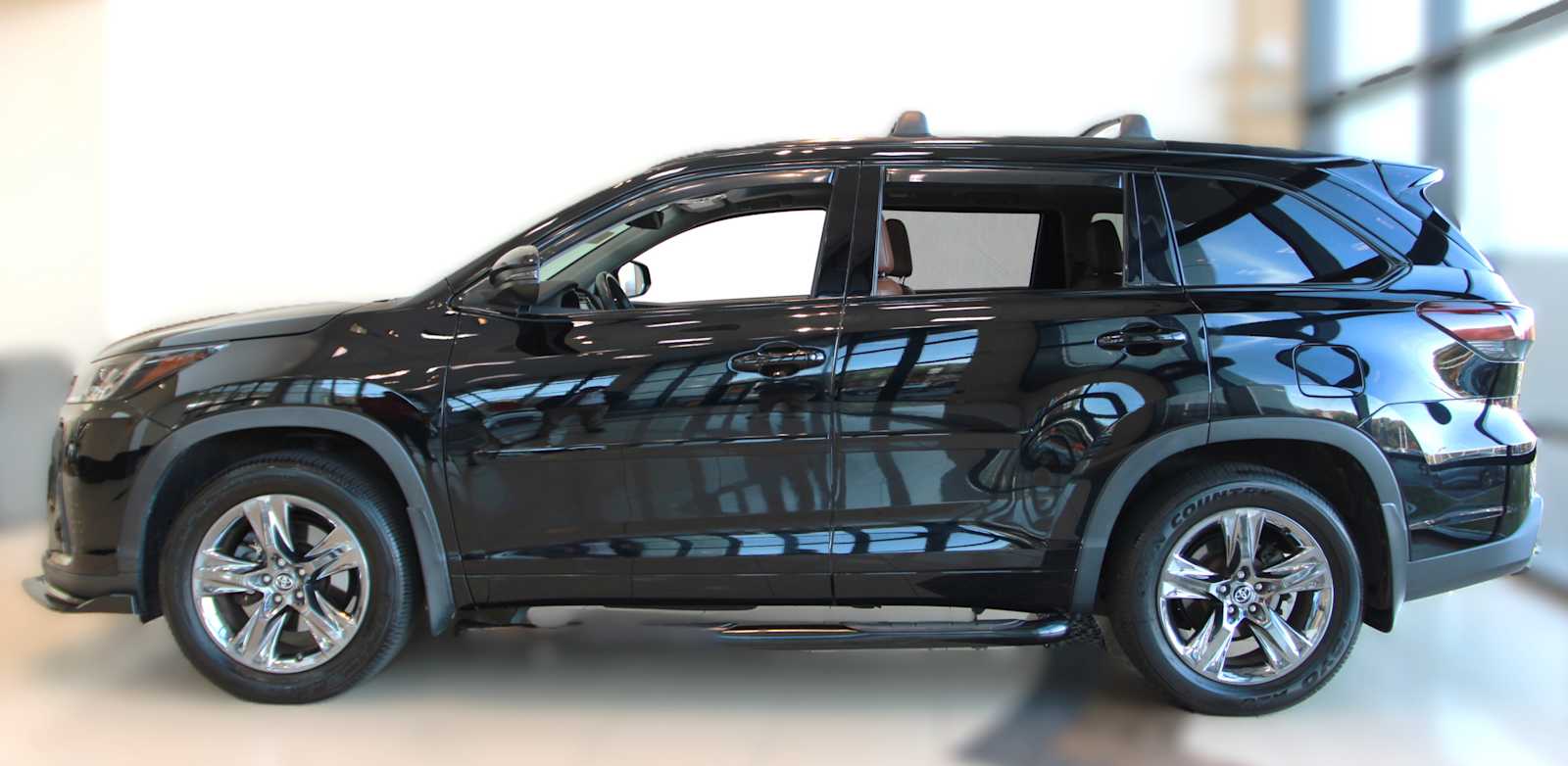 used 2019 Toyota Highlander car, priced at $29,497