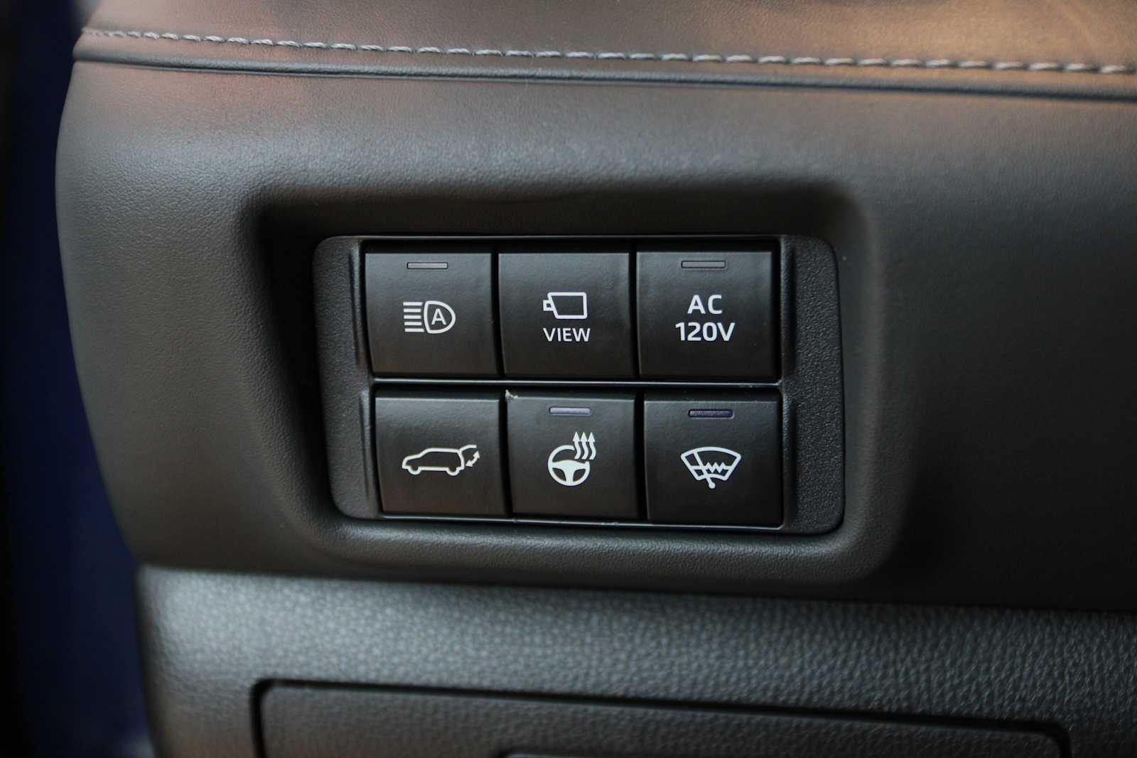 used 2021 Toyota Highlander car, priced at $38,497