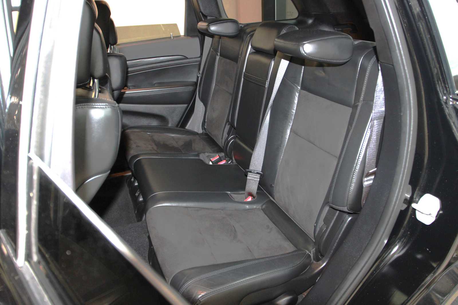 used 2020 Jeep Grand Cherokee car, priced at $26,497