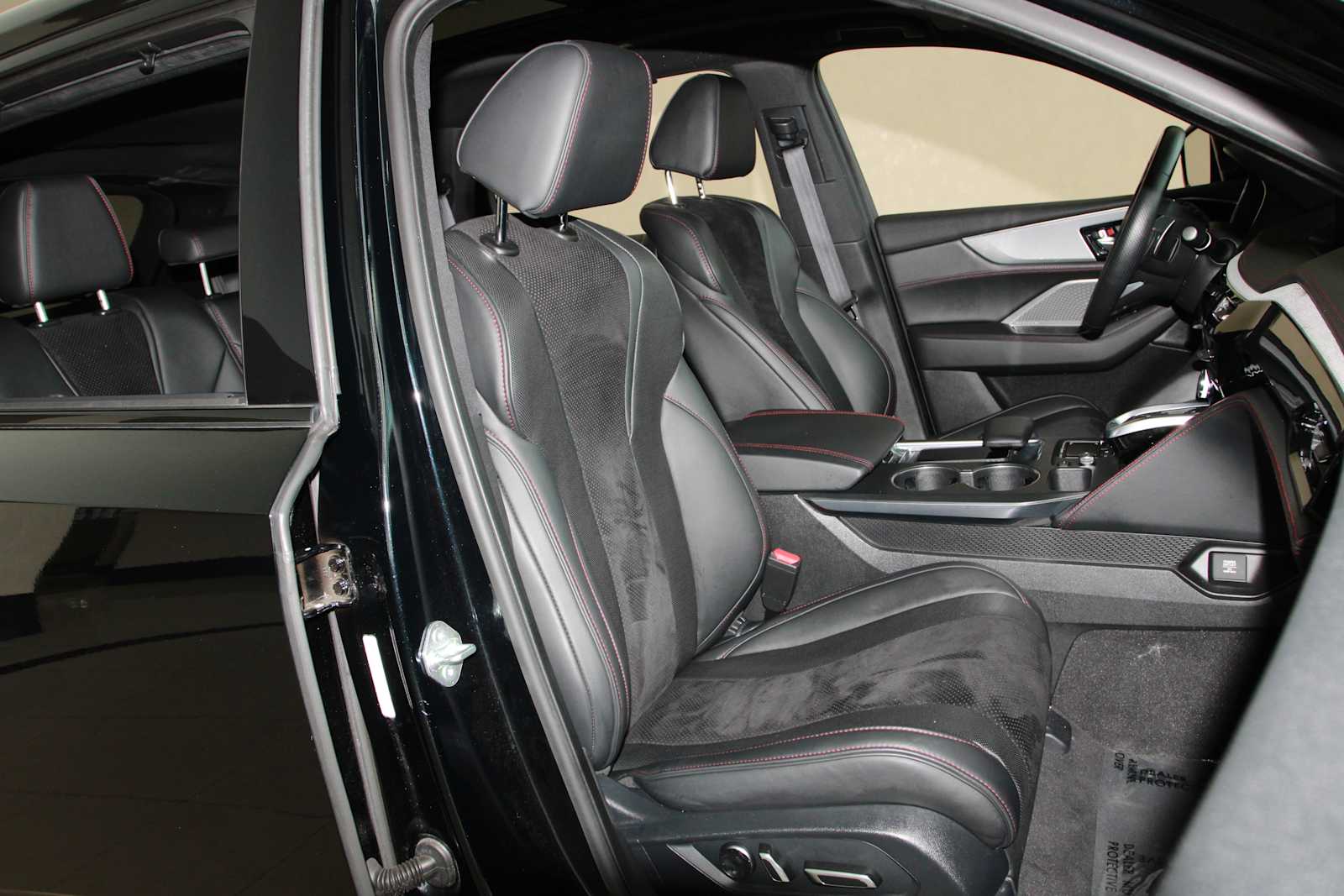 used 2023 Acura MDX car, priced at $44,497