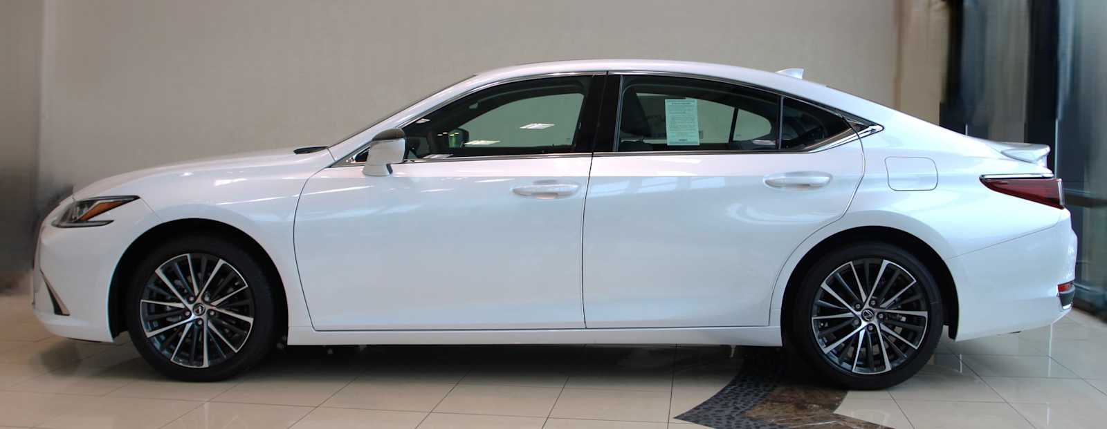 new 2025 Lexus ES 300h car, priced at $50,434