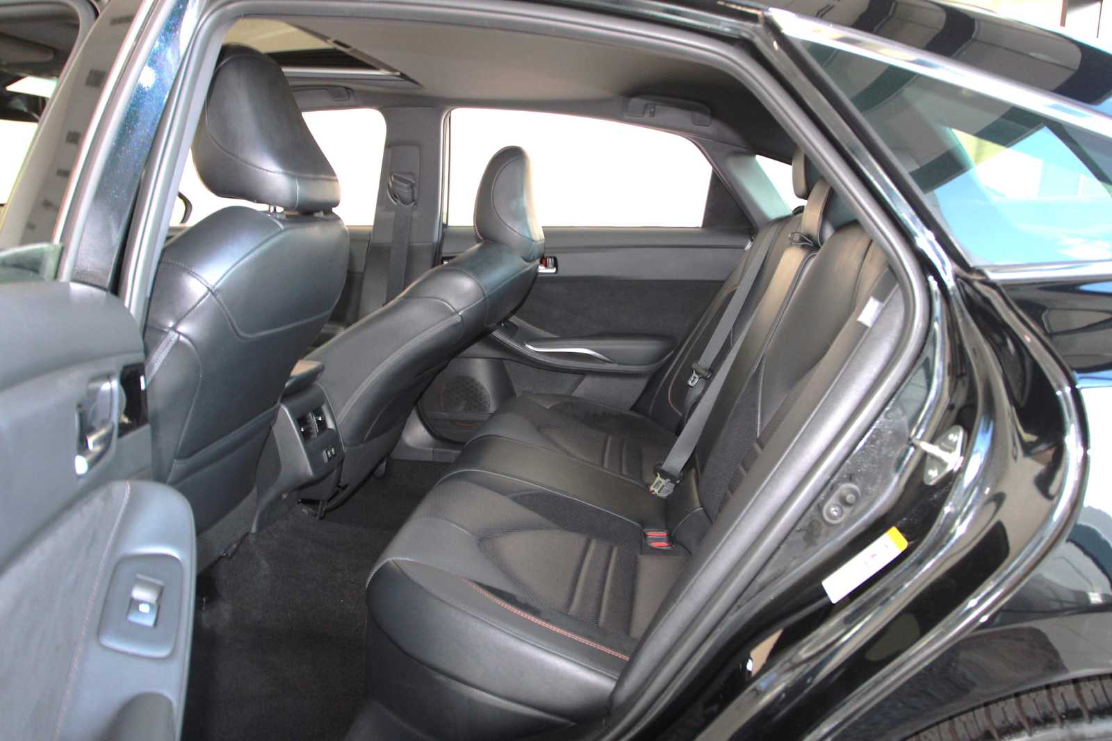 used 2019 Toyota Avalon Hybrid car, priced at $24,297