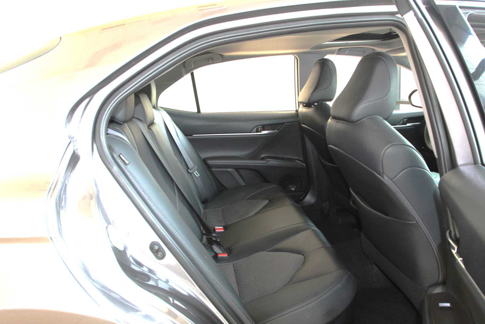 used 2021 Toyota Camry Hybrid car, priced at $28,297