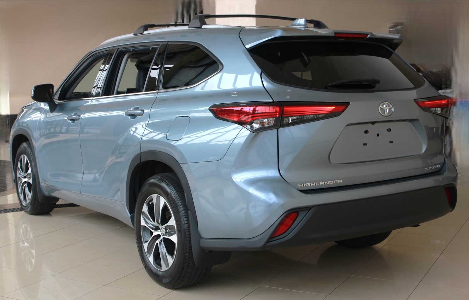 used 2022 Toyota Highlander car, priced at $36,998