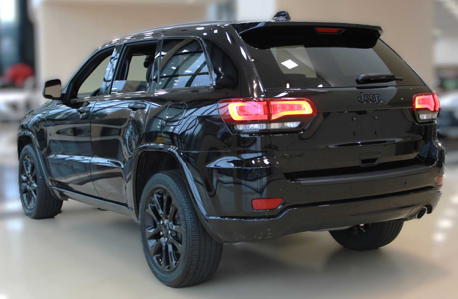 used 2020 Jeep Grand Cherokee car, priced at $26,497