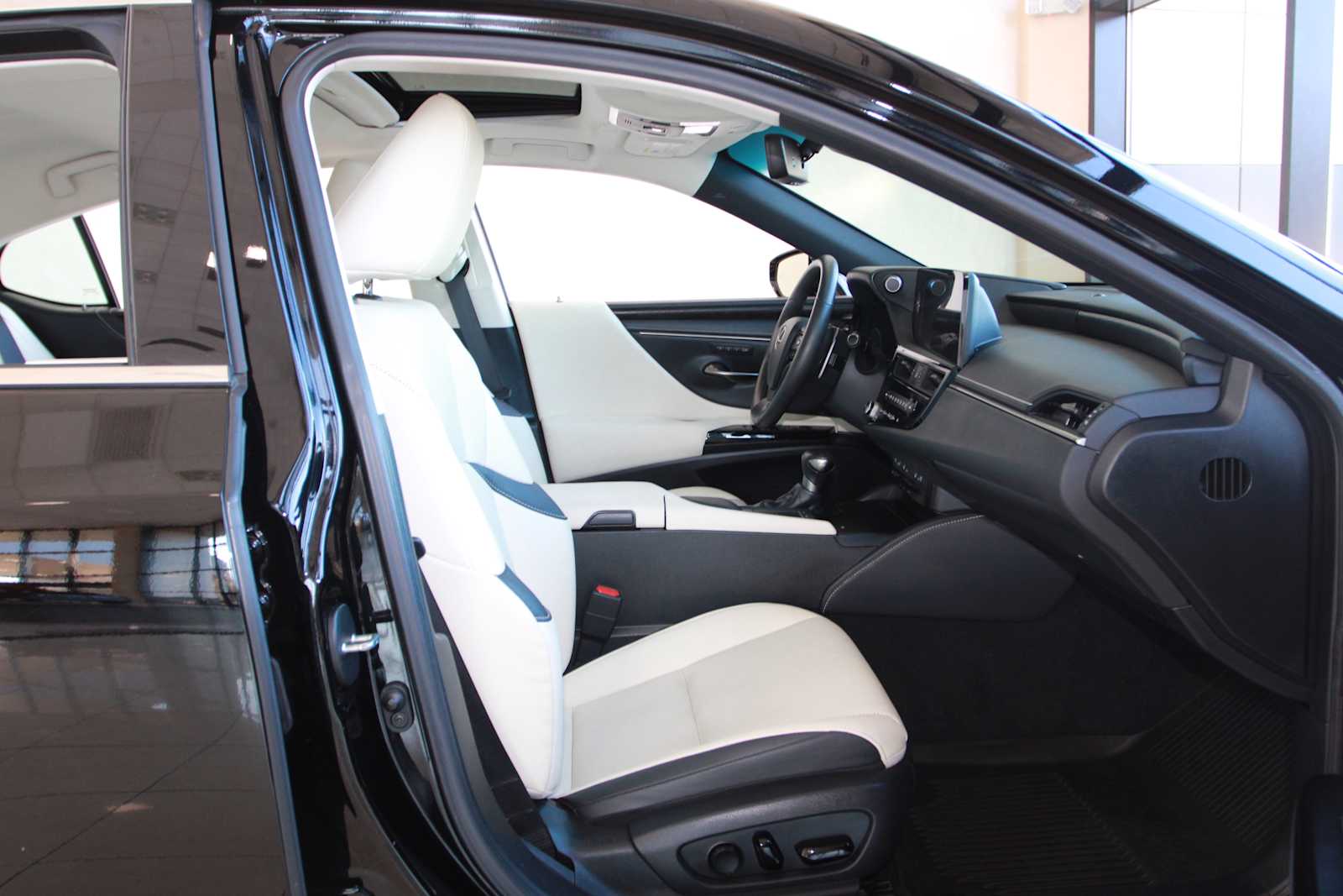 used 2022 Lexus ES 350 car, priced at $36,497