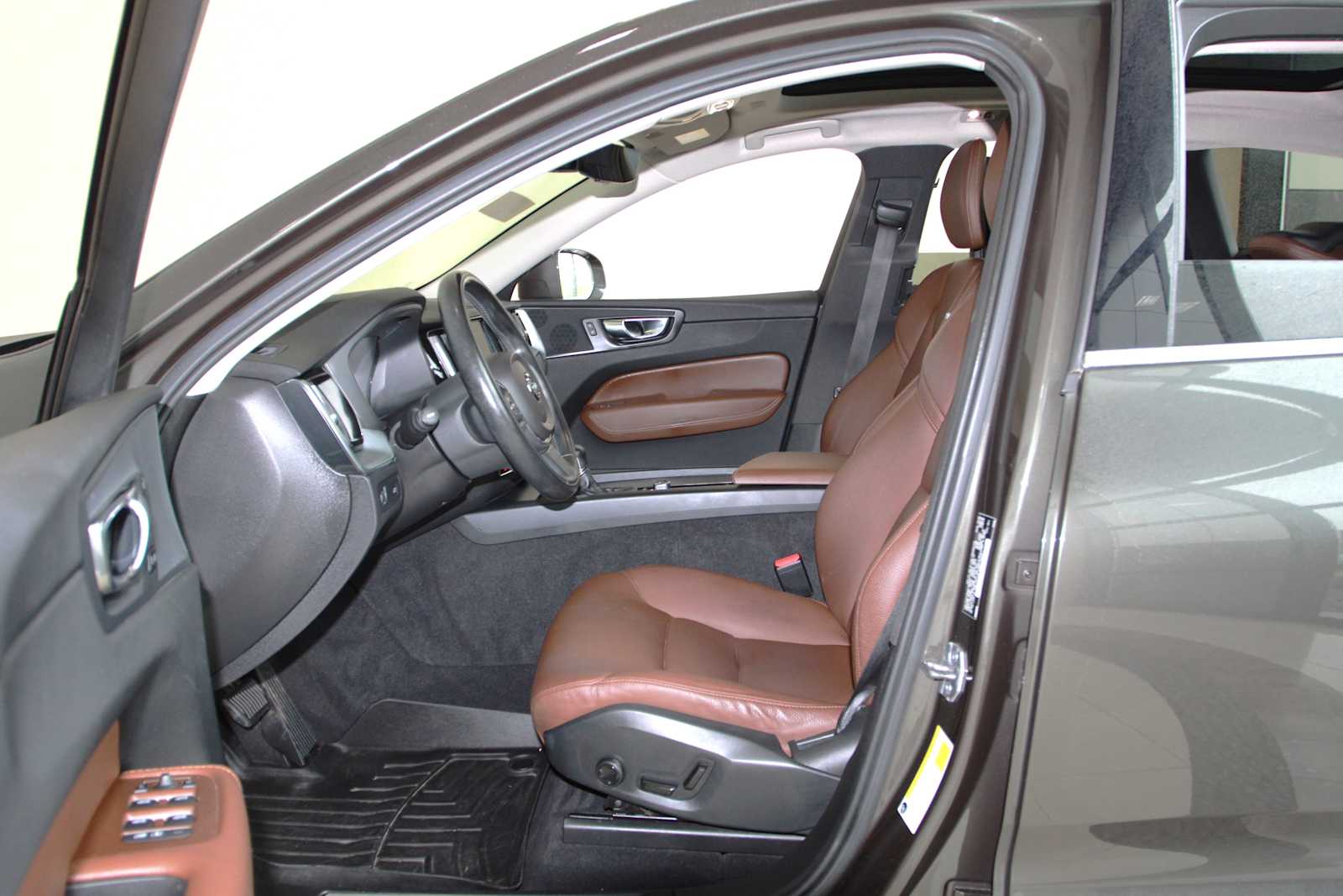 used 2018 Volvo XC60 car, priced at $17,797