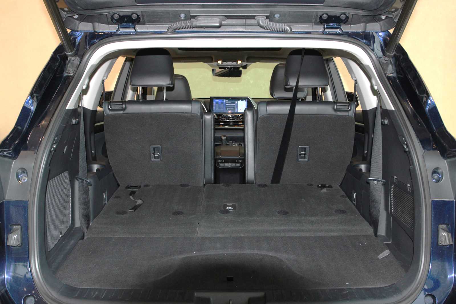 used 2021 Toyota Highlander car, priced at $38,497