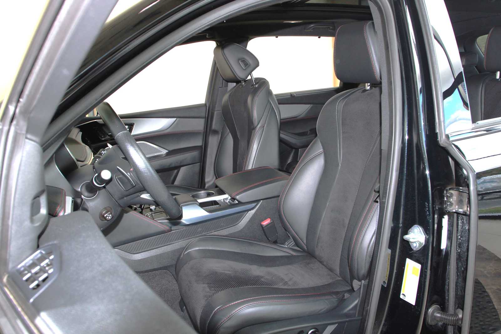 used 2023 Acura MDX car, priced at $44,497