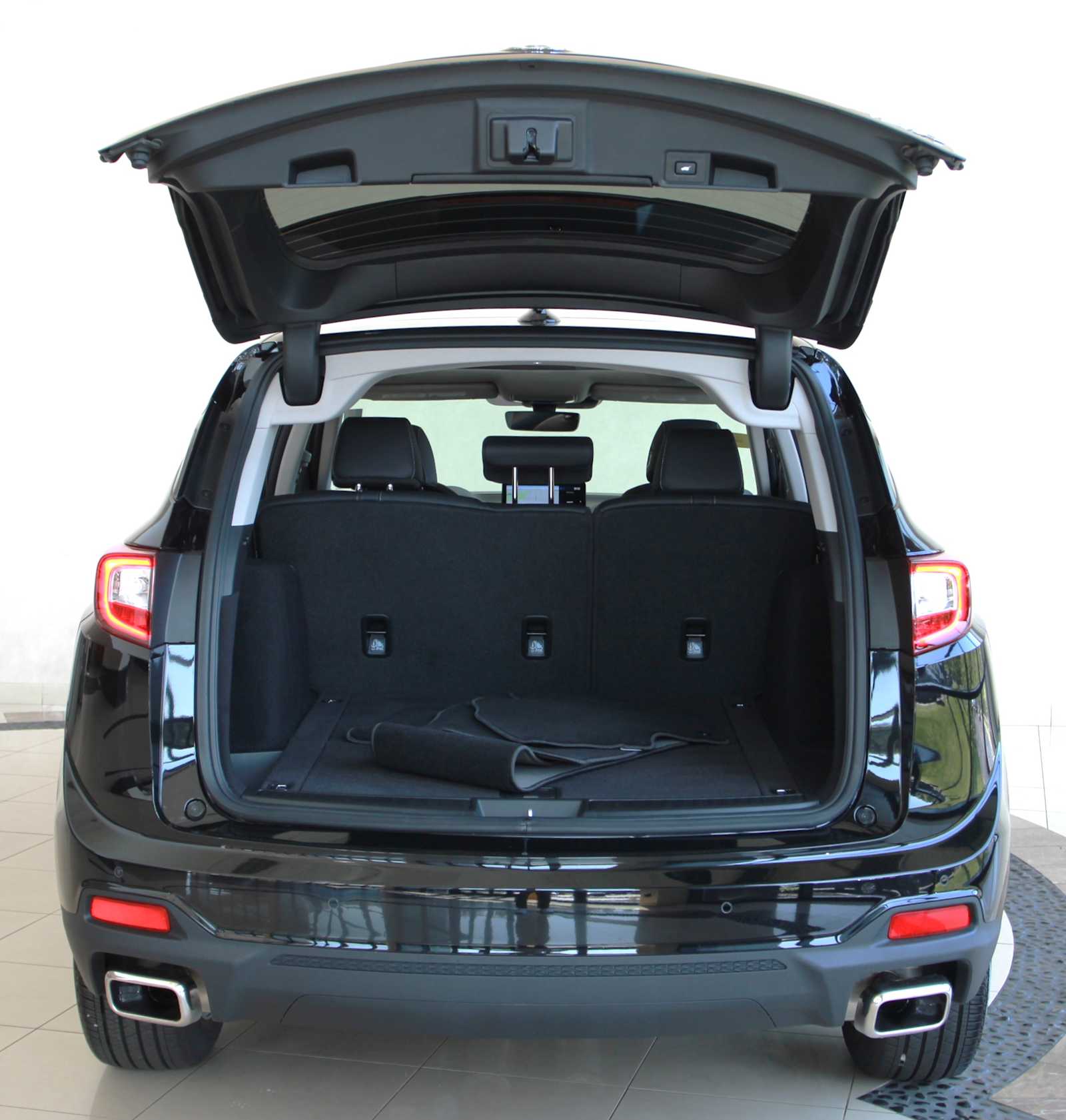 used 2025 Acura RDX car, priced at $43,798