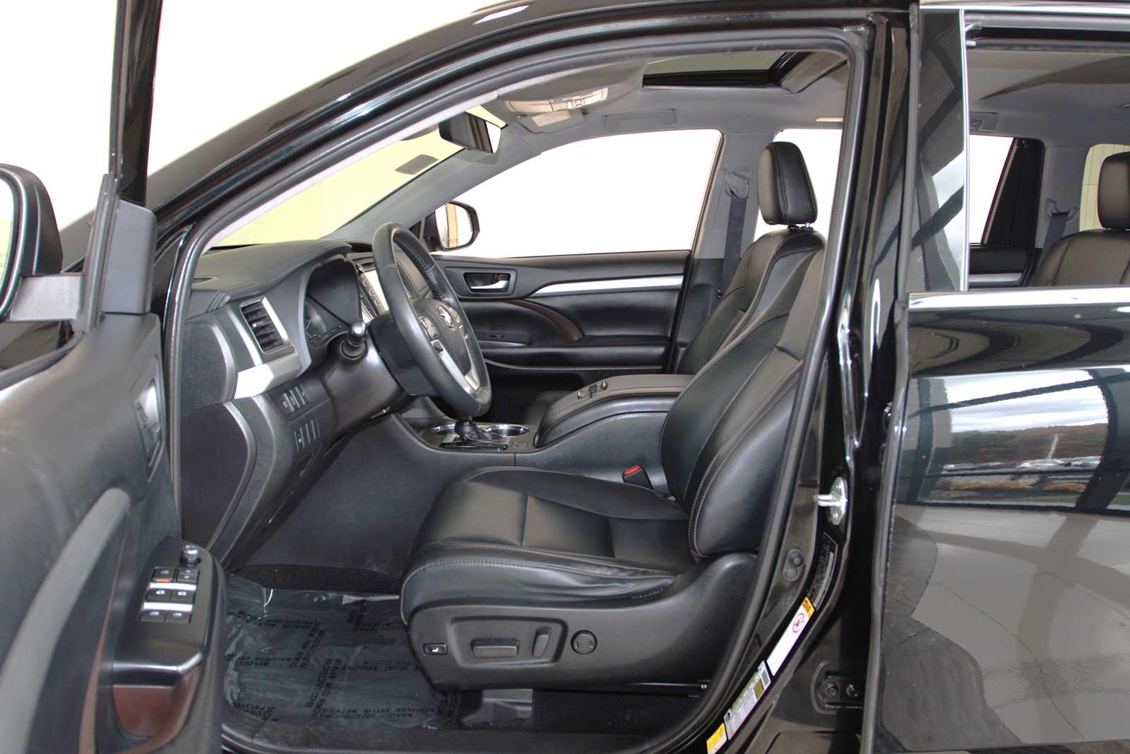 used 2019 Toyota Highlander car, priced at $20,897