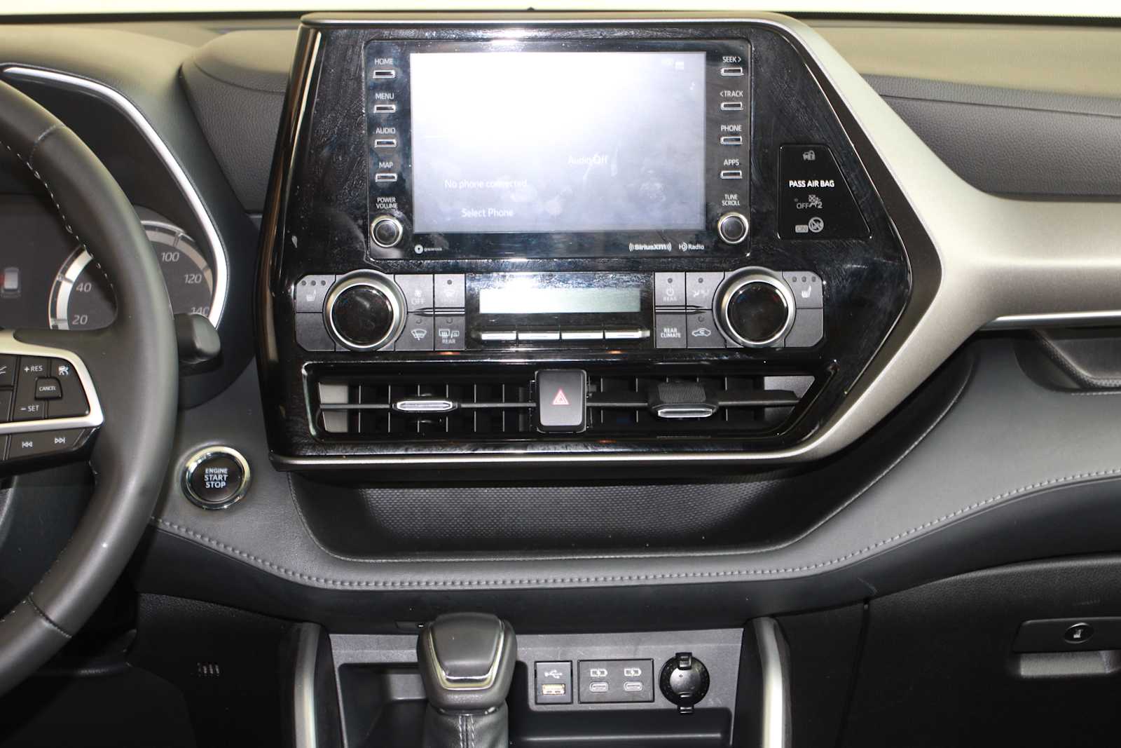 used 2022 Toyota Highlander car, priced at $36,998
