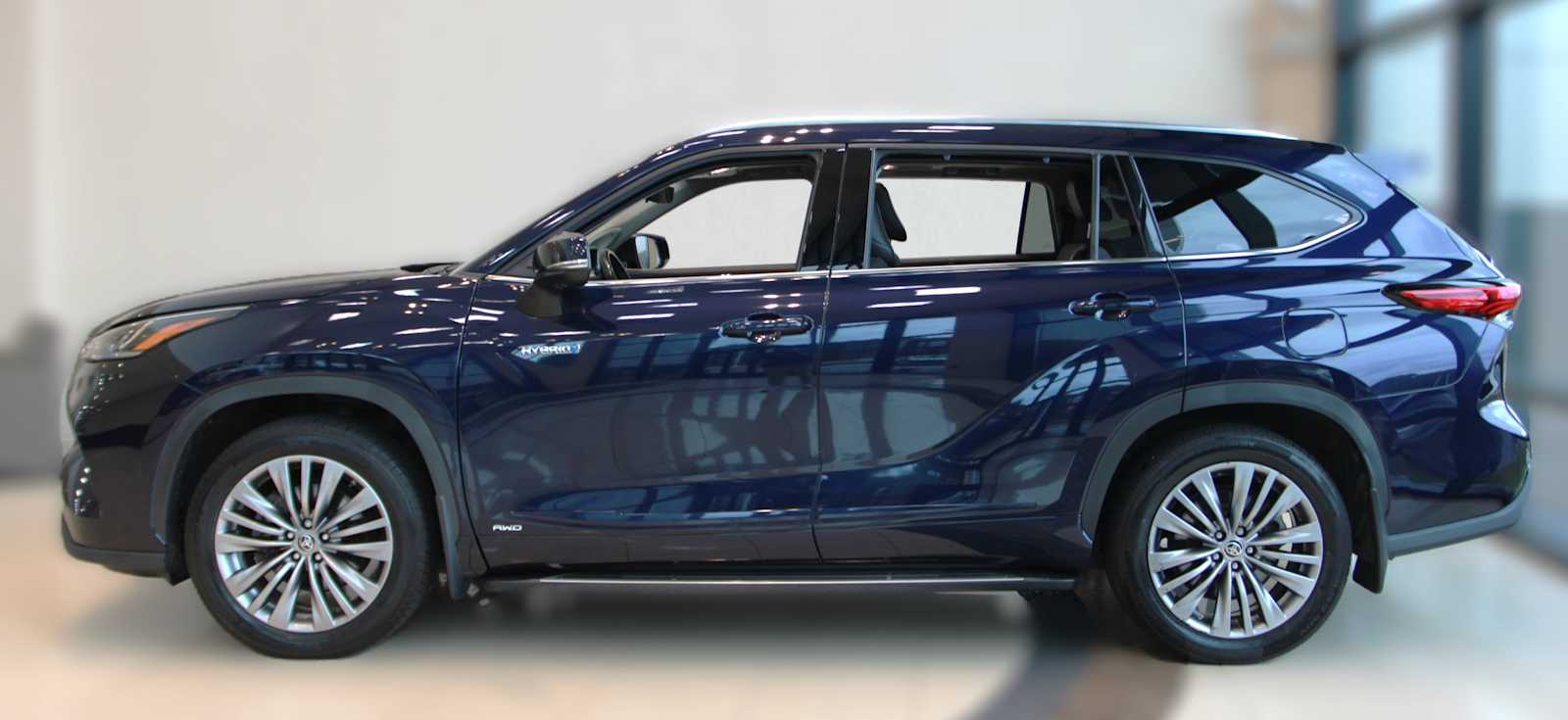 used 2021 Toyota Highlander car, priced at $38,497