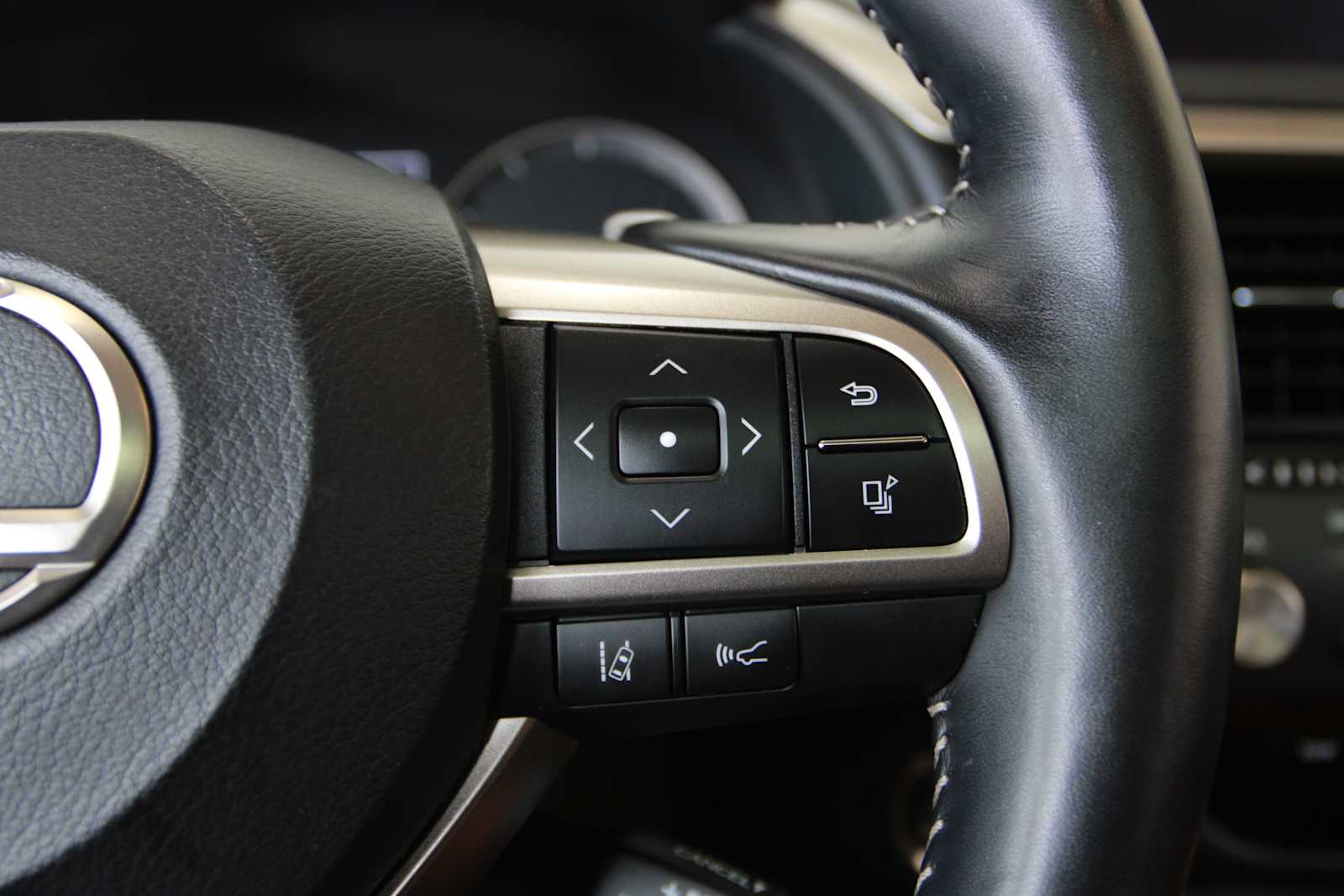 used 2022 Lexus RX 350L car, priced at $44,497