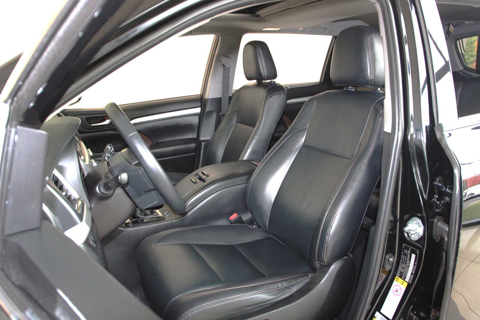 used 2019 Toyota Highlander car, priced at $20,897