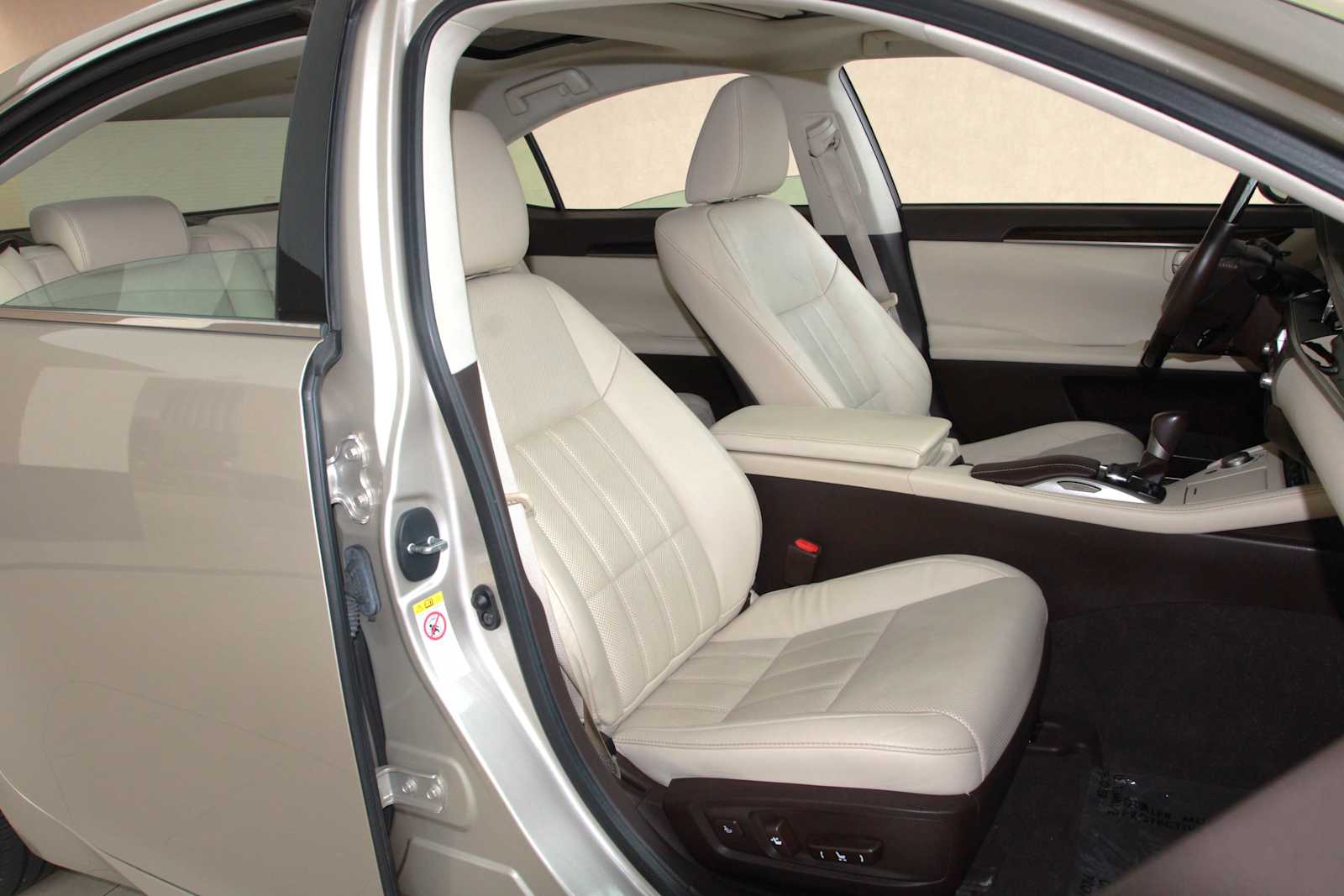 used 2016 Lexus ES 350 car, priced at $15,397