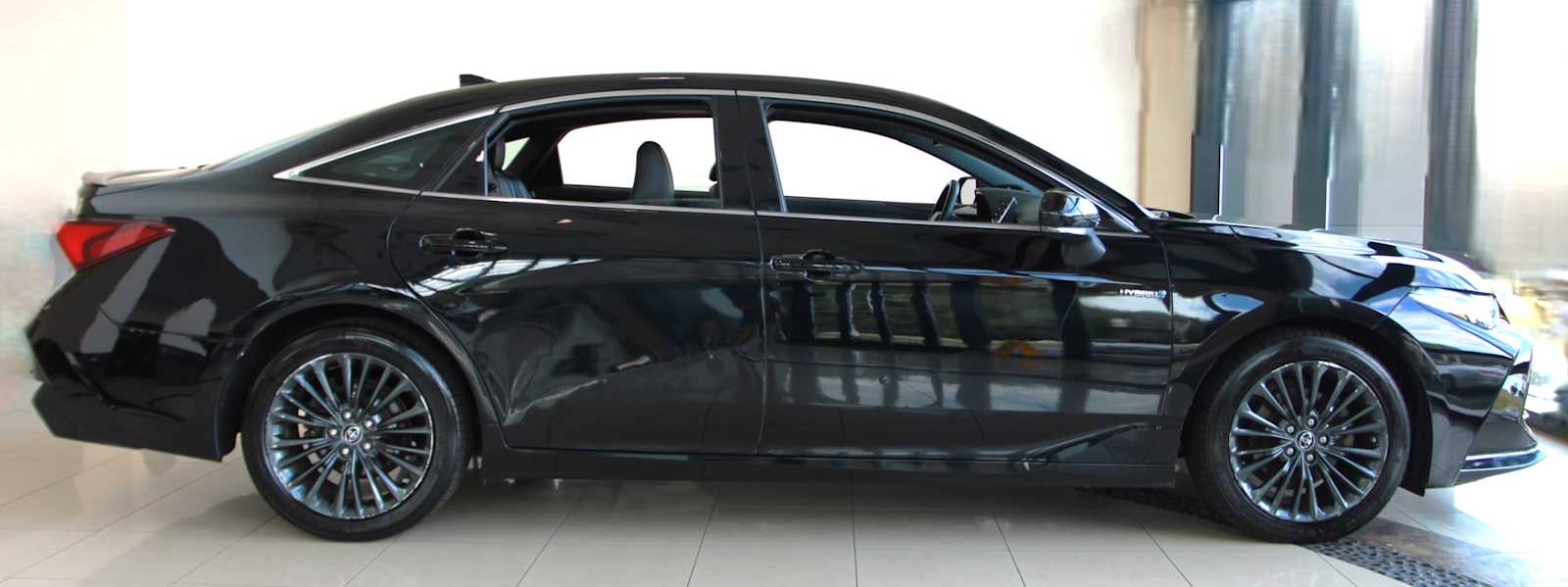 used 2019 Toyota Avalon Hybrid car, priced at $24,297