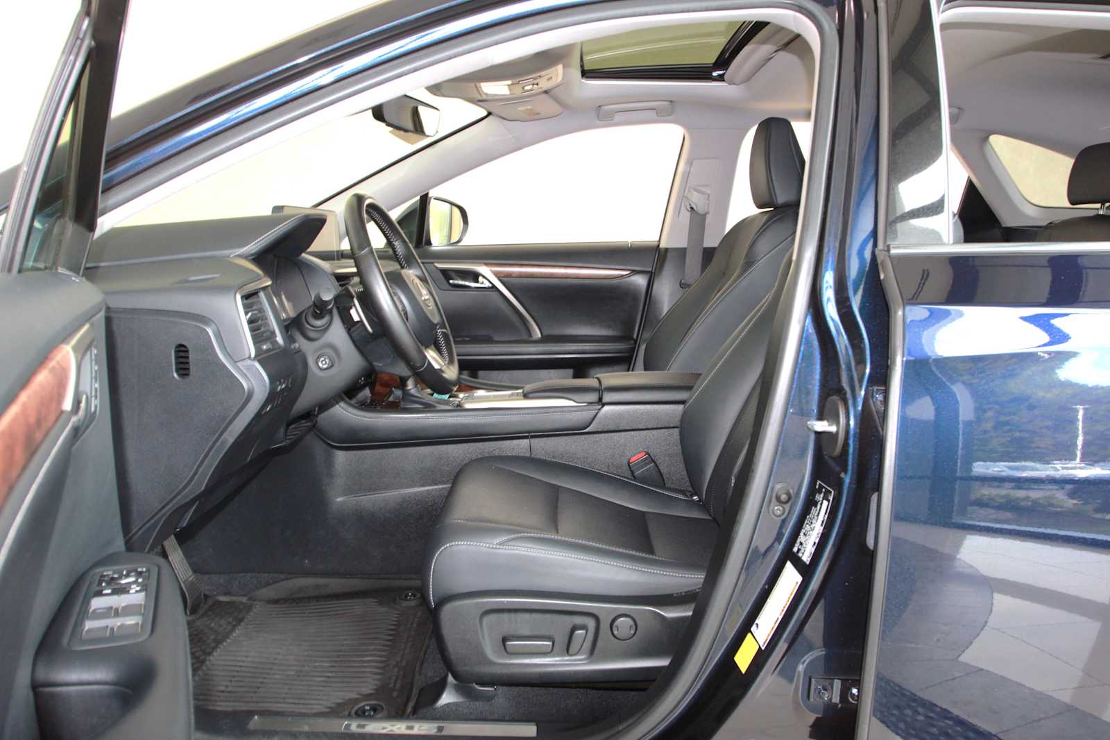 used 2022 Lexus RX 350L car, priced at $33,497