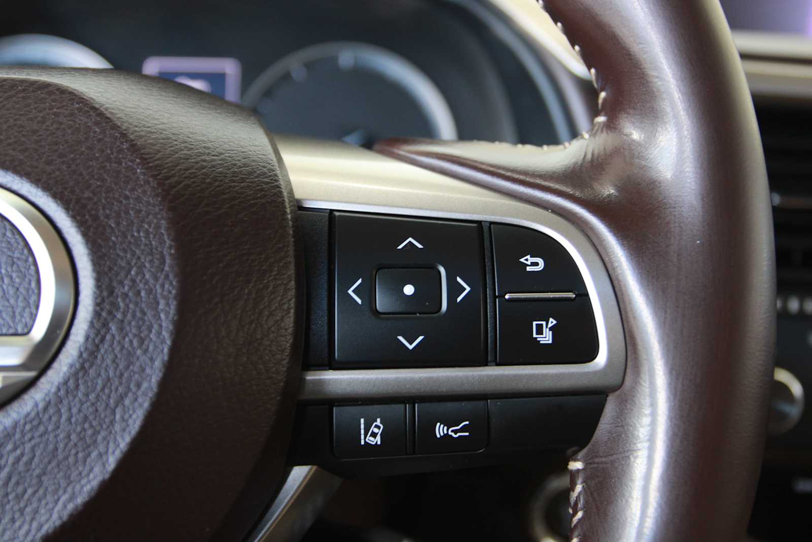 used 2018 Lexus RX 350L car, priced at $22,197