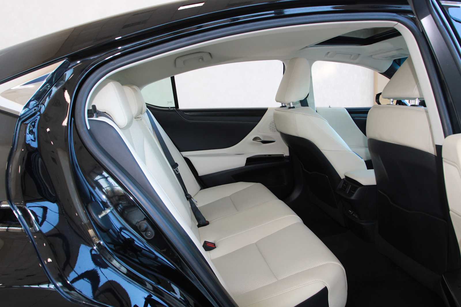 used 2022 Lexus ES 350 car, priced at $36,497