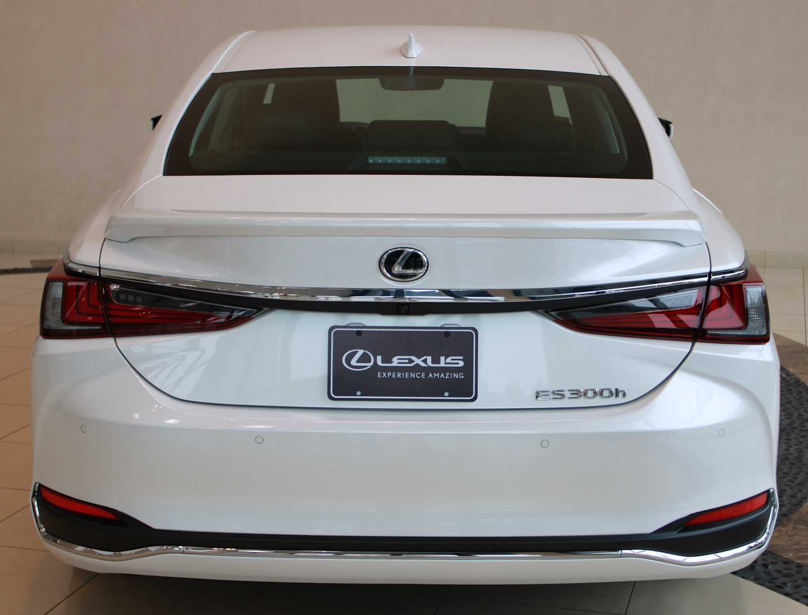 new 2025 Lexus ES 300h car, priced at $50,434