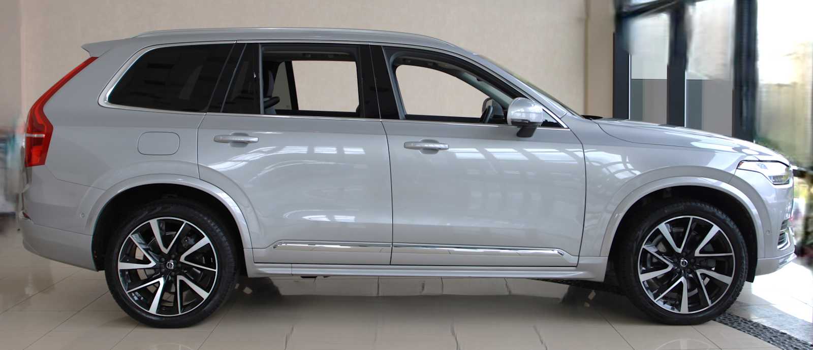 used 2023 Volvo XC90 car, priced at $39,497