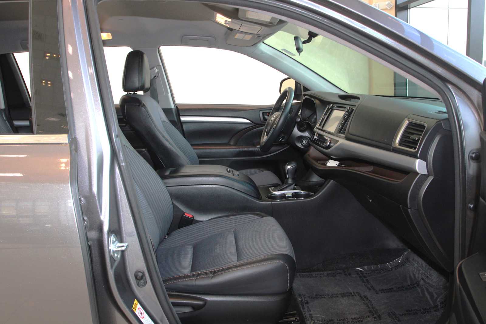 used 2016 Toyota Highlander car, priced at $21,998