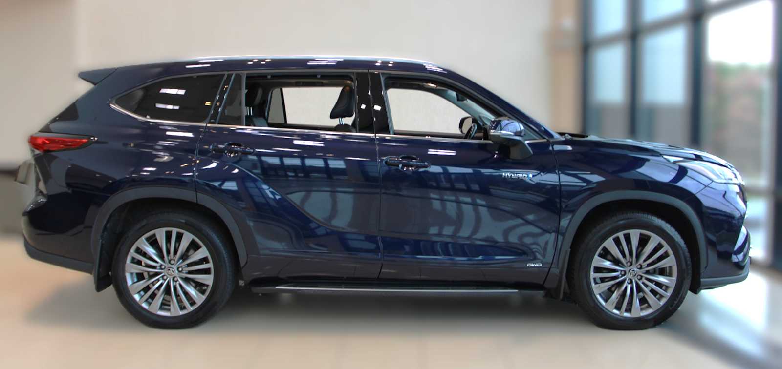 used 2021 Toyota Highlander car, priced at $38,497