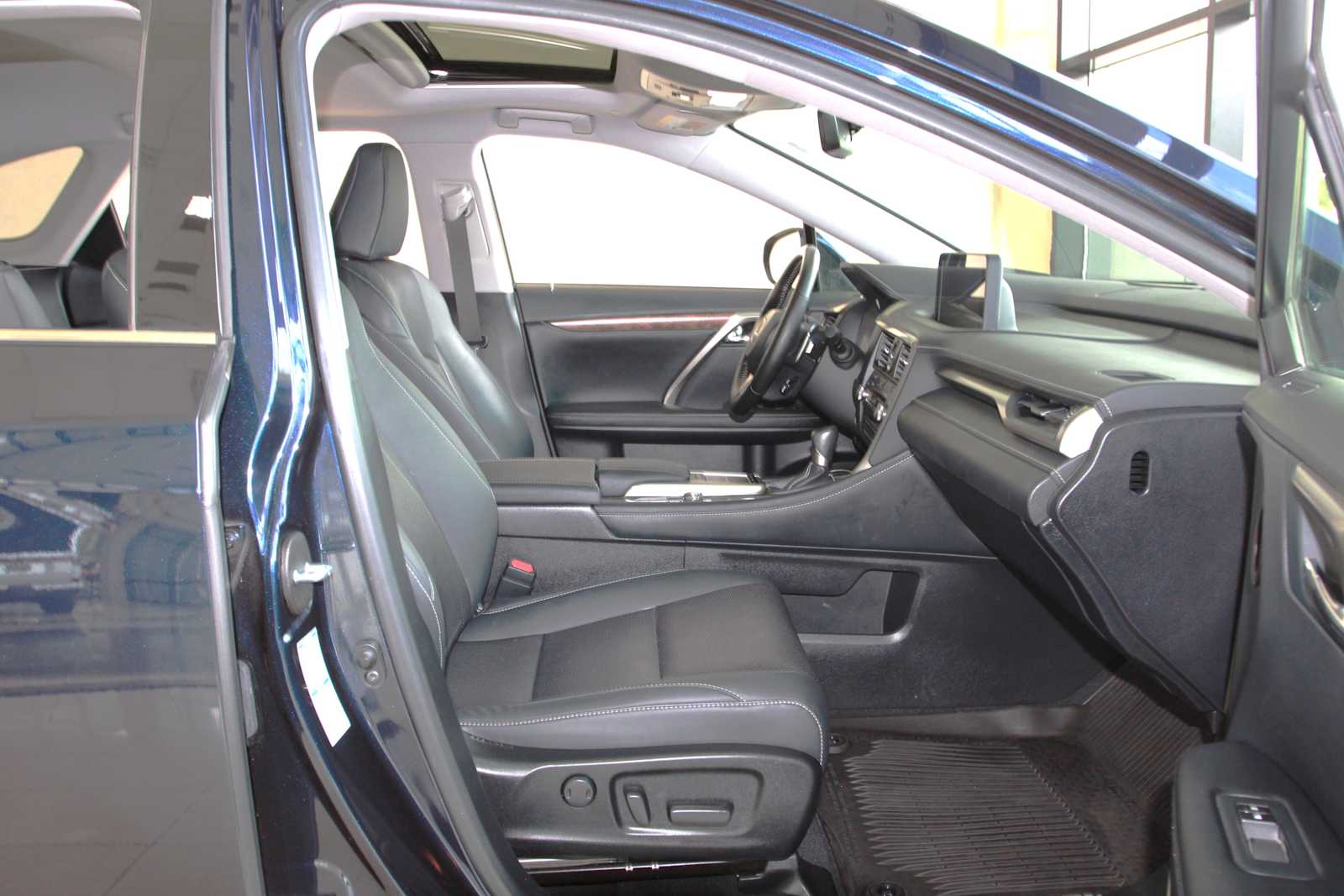 used 2022 Lexus RX 350L car, priced at $33,497