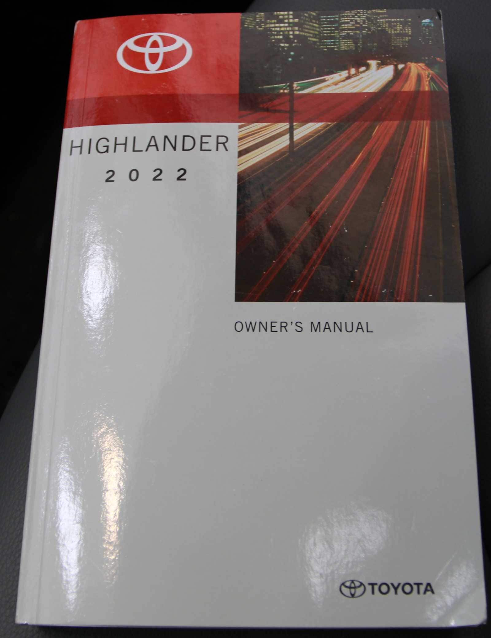 used 2022 Toyota Highlander car, priced at $32,897