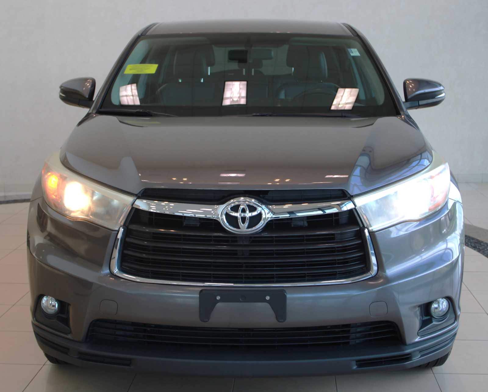 used 2016 Toyota Highlander car, priced at $21,998