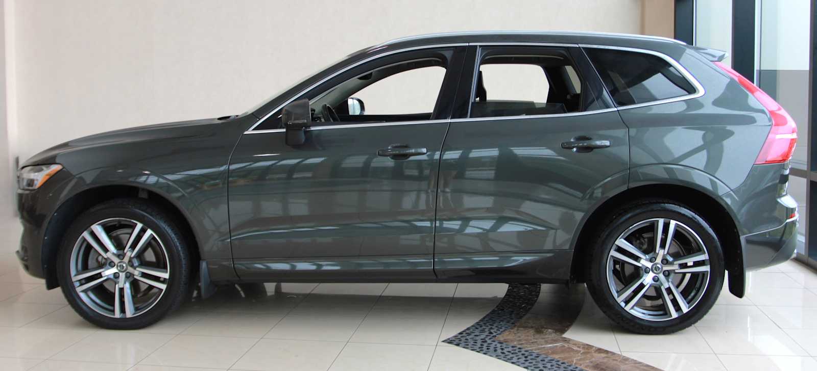 used 2018 Volvo XC60 car, priced at $17,797
