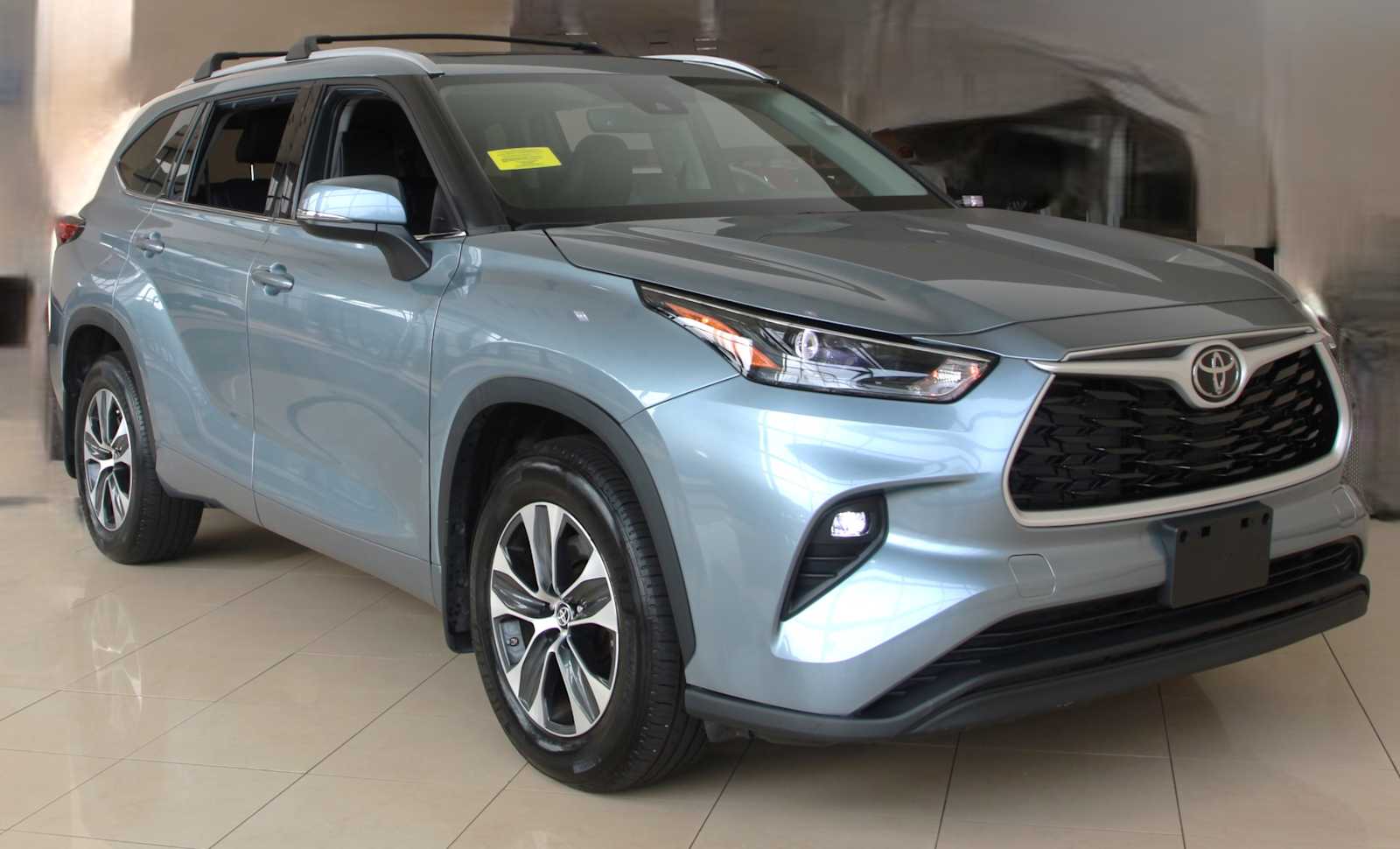 used 2022 Toyota Highlander car, priced at $36,998