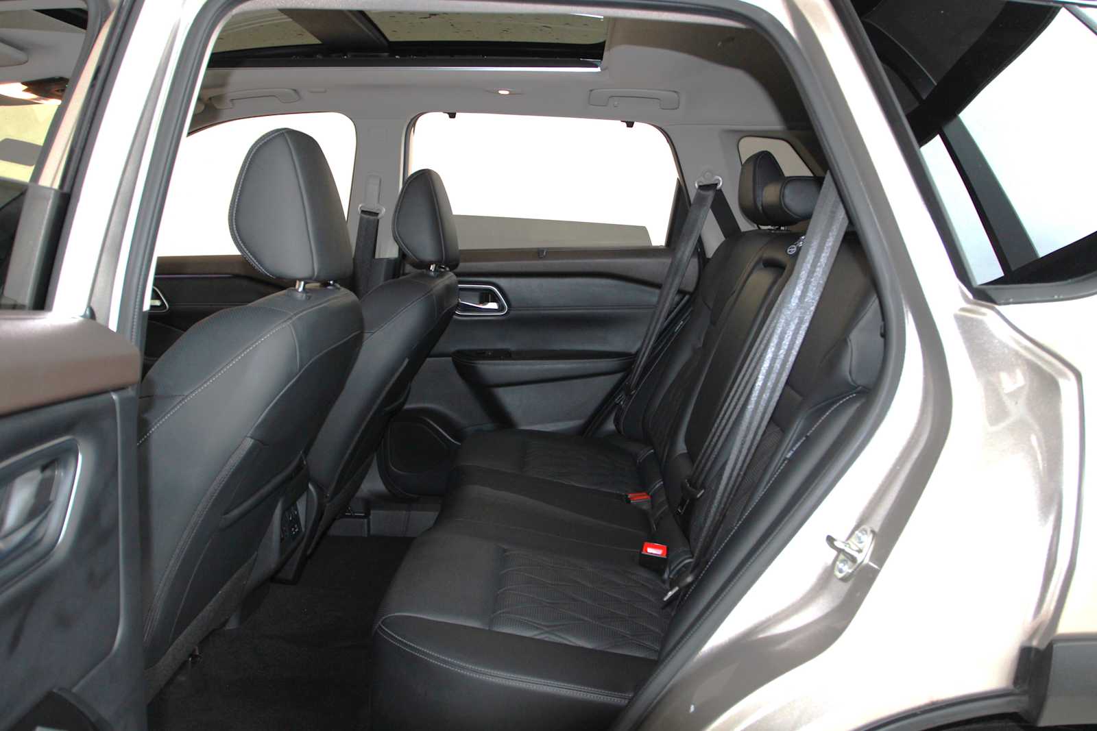 used 2023 Nissan Rogue car, priced at $27,497