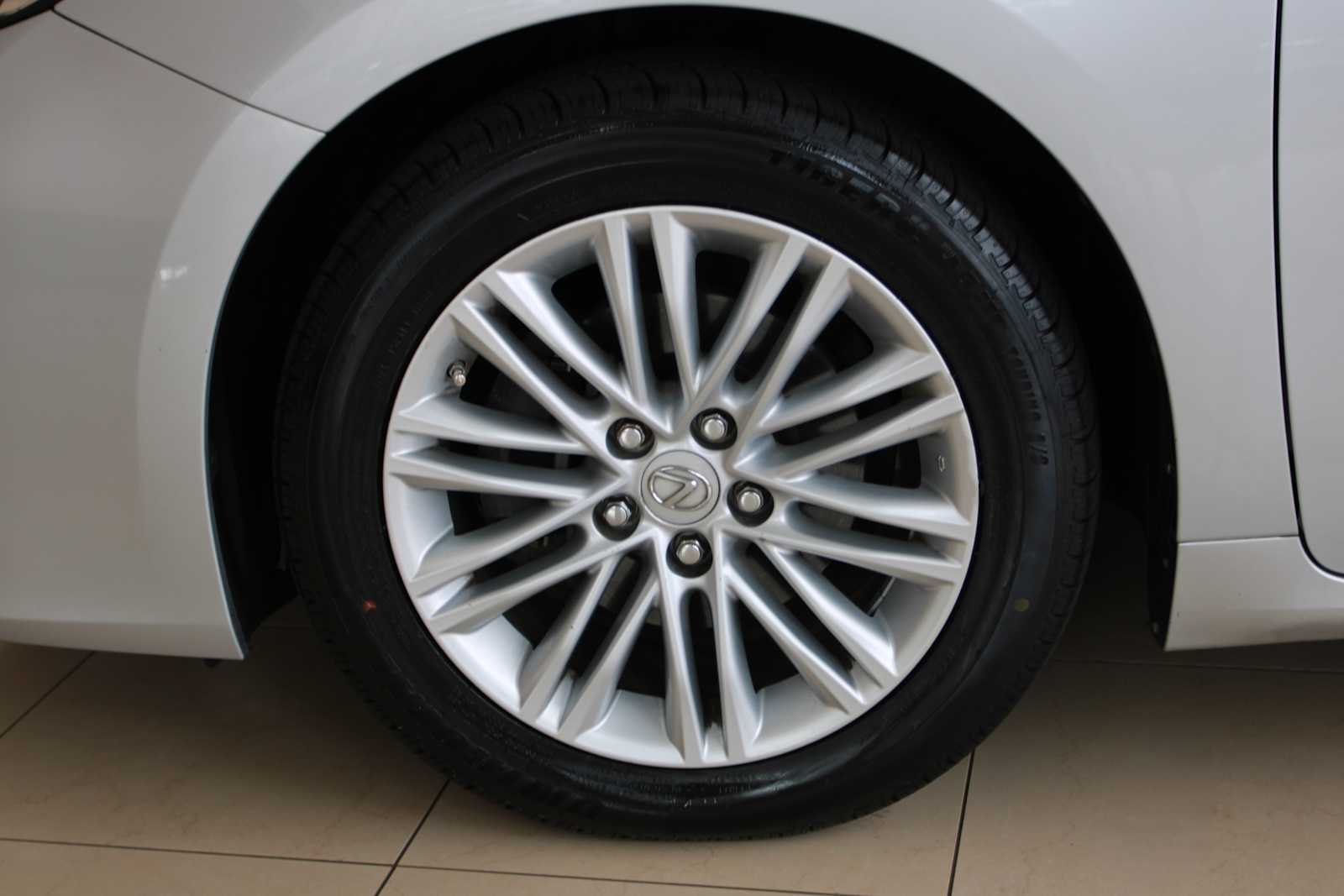 used 2016 Lexus ES 350 car, priced at $16,497