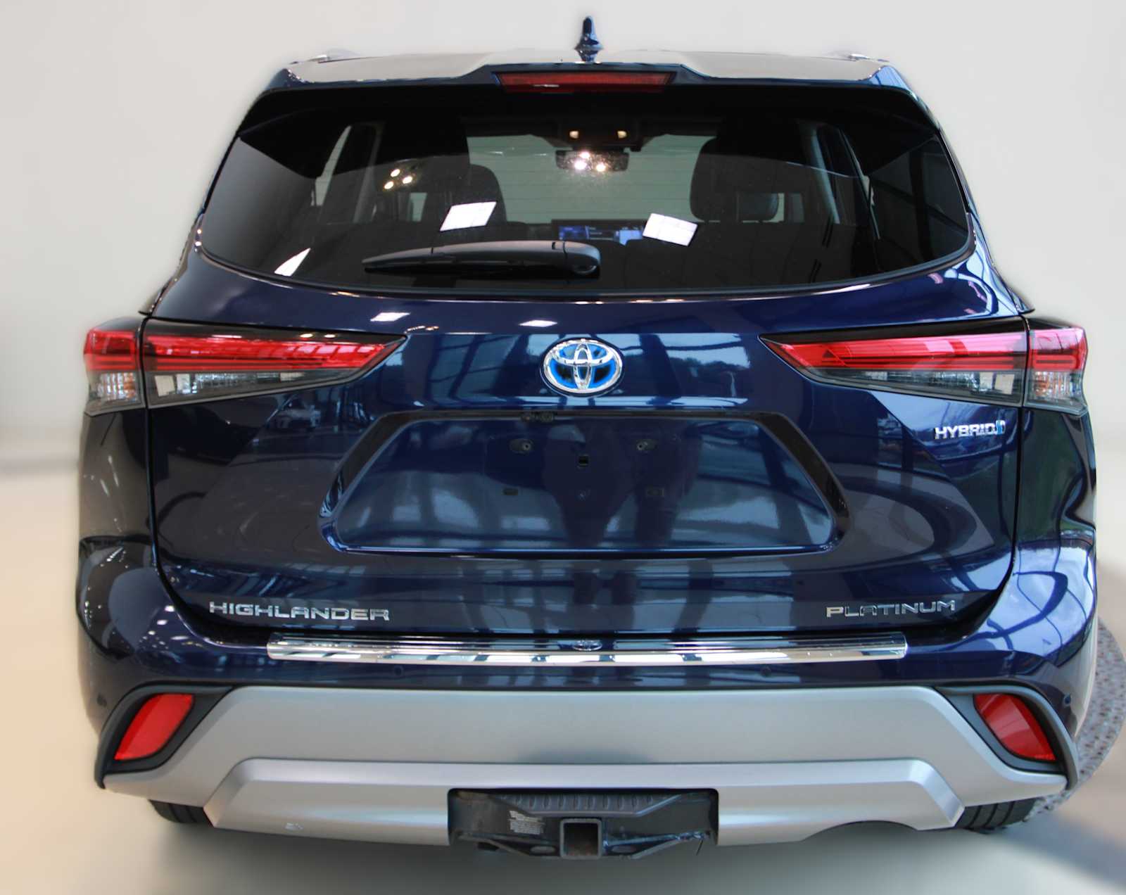 used 2021 Toyota Highlander car, priced at $38,497