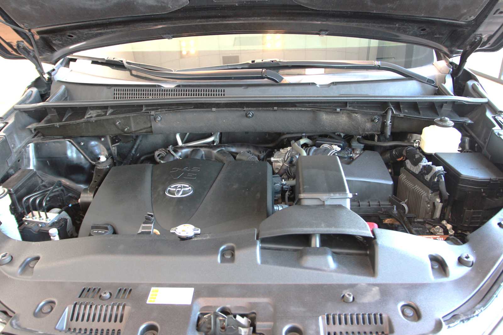 used 2019 Toyota Highlander car, priced at $29,497