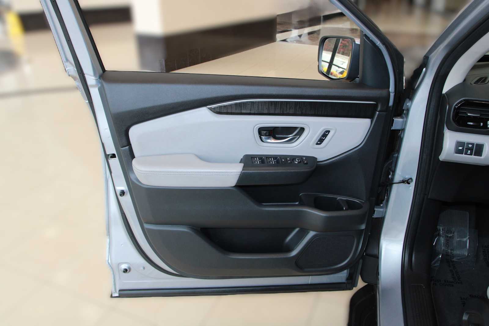 used 2023 Honda Pilot car, priced at $41,897