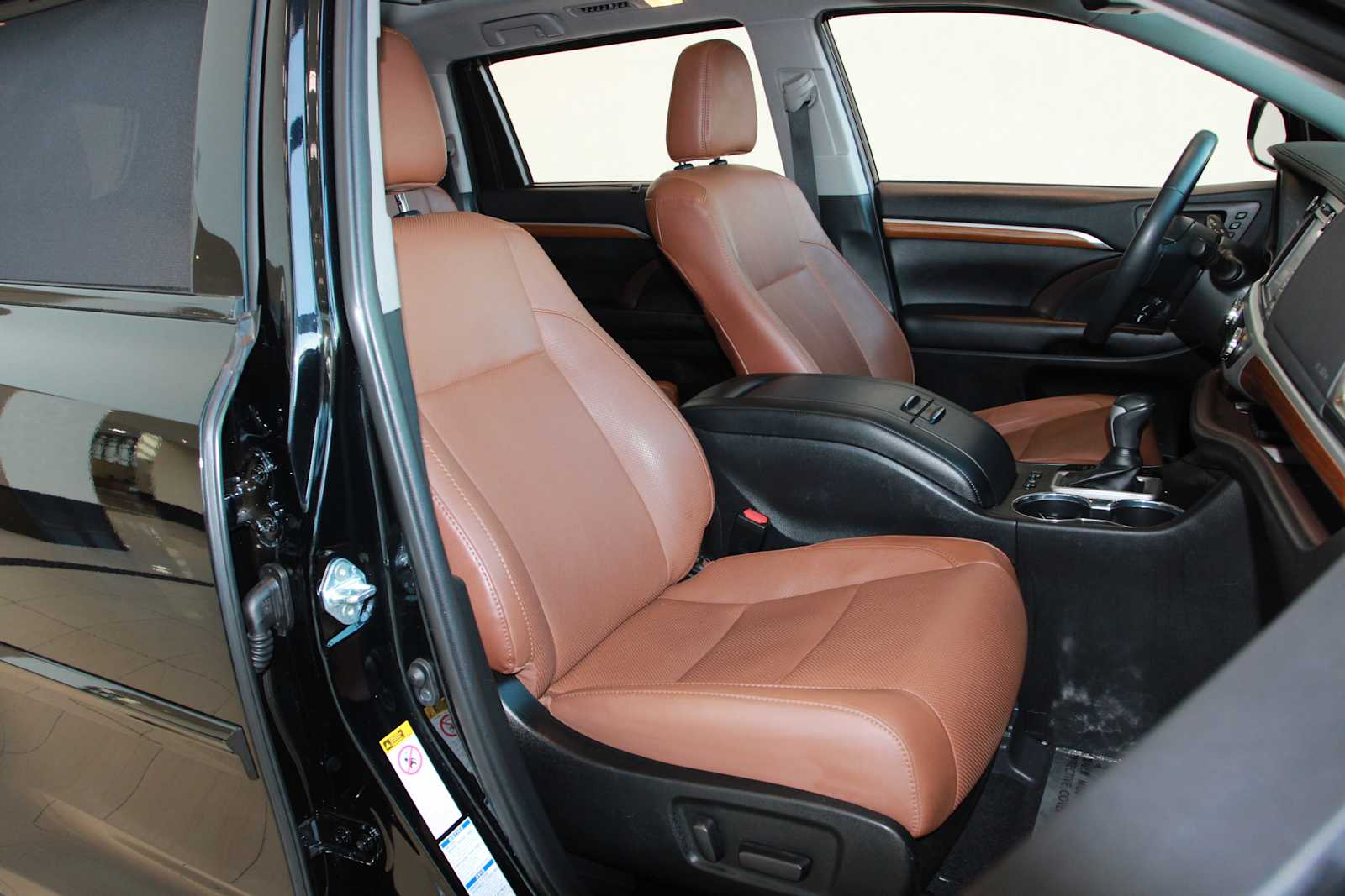 used 2019 Toyota Highlander car, priced at $29,497