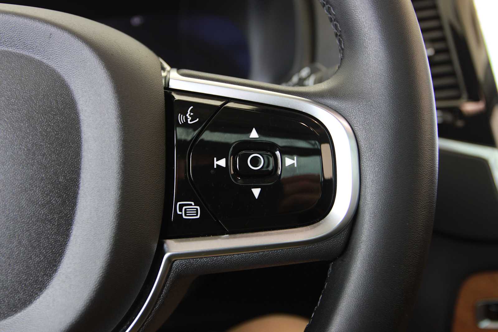 used 2023 Volvo XC90 car, priced at $39,497