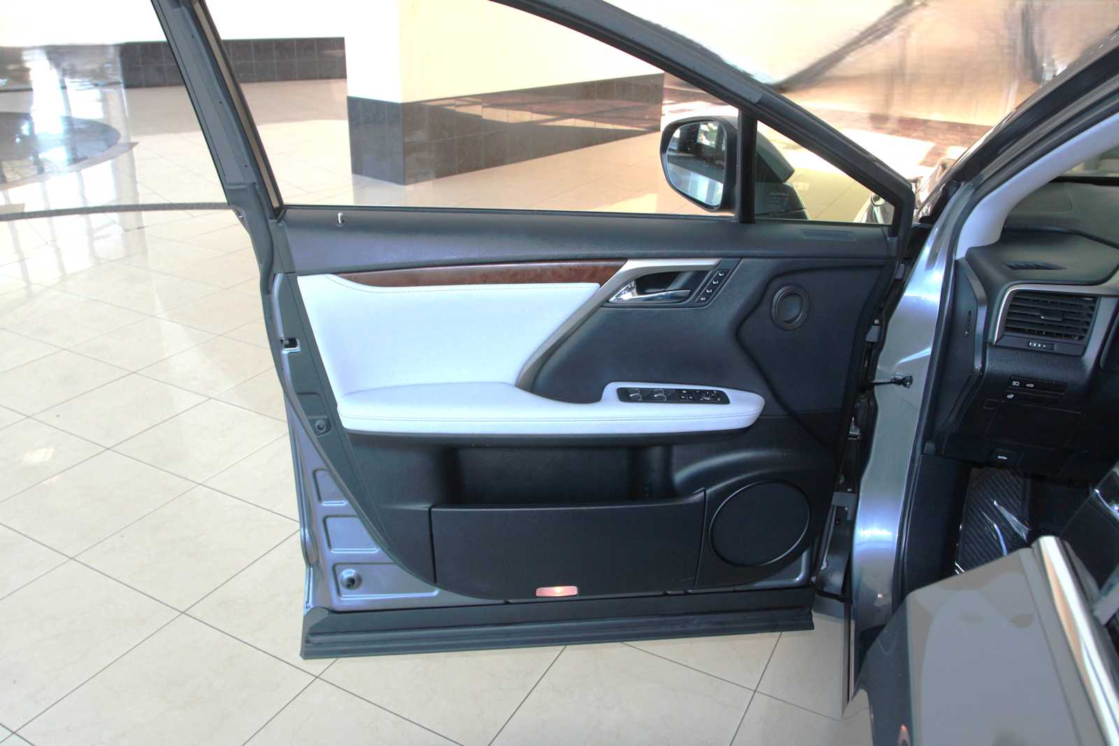 used 2020 Lexus RX 350L car, priced at $33,997