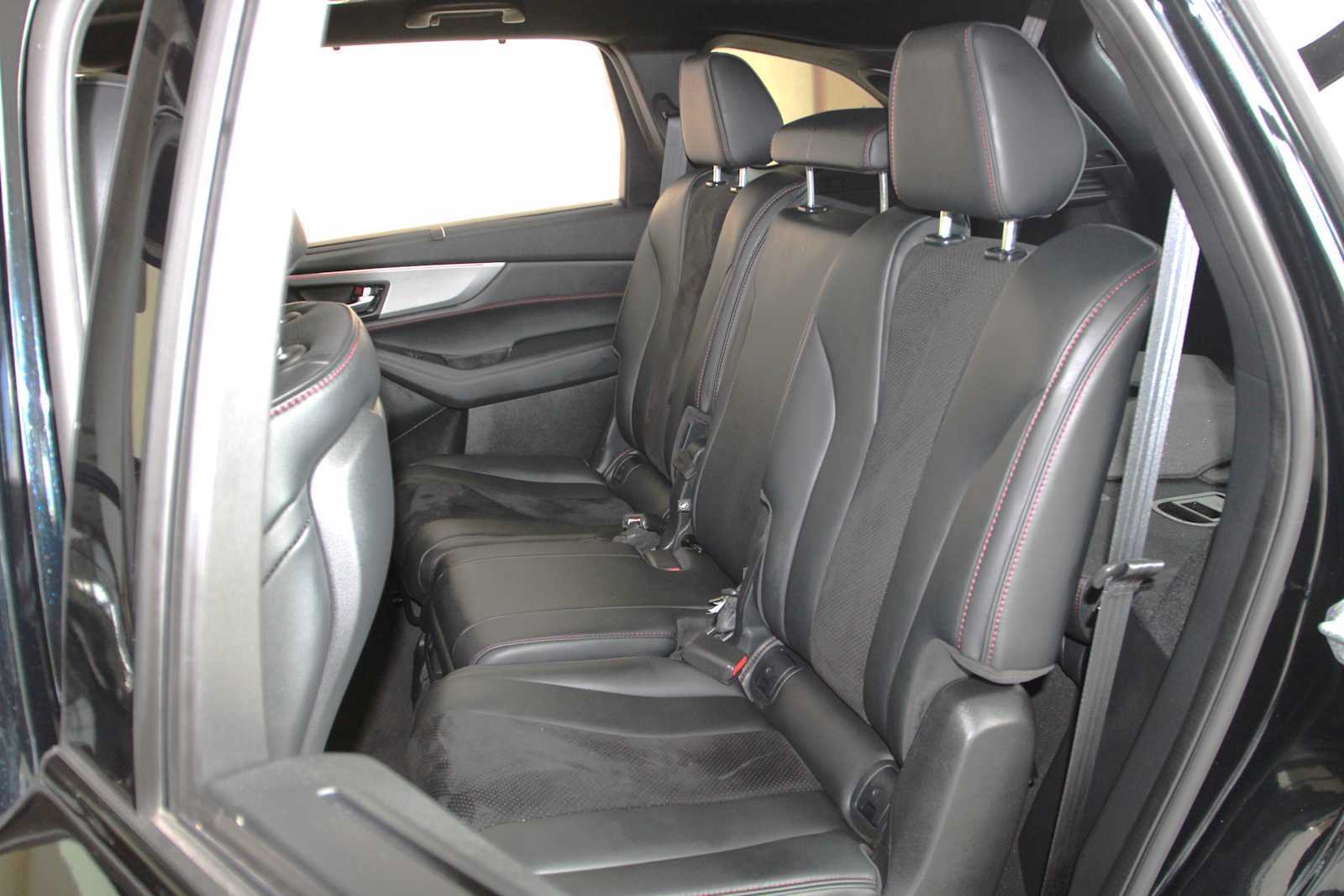 used 2023 Acura MDX car, priced at $44,497