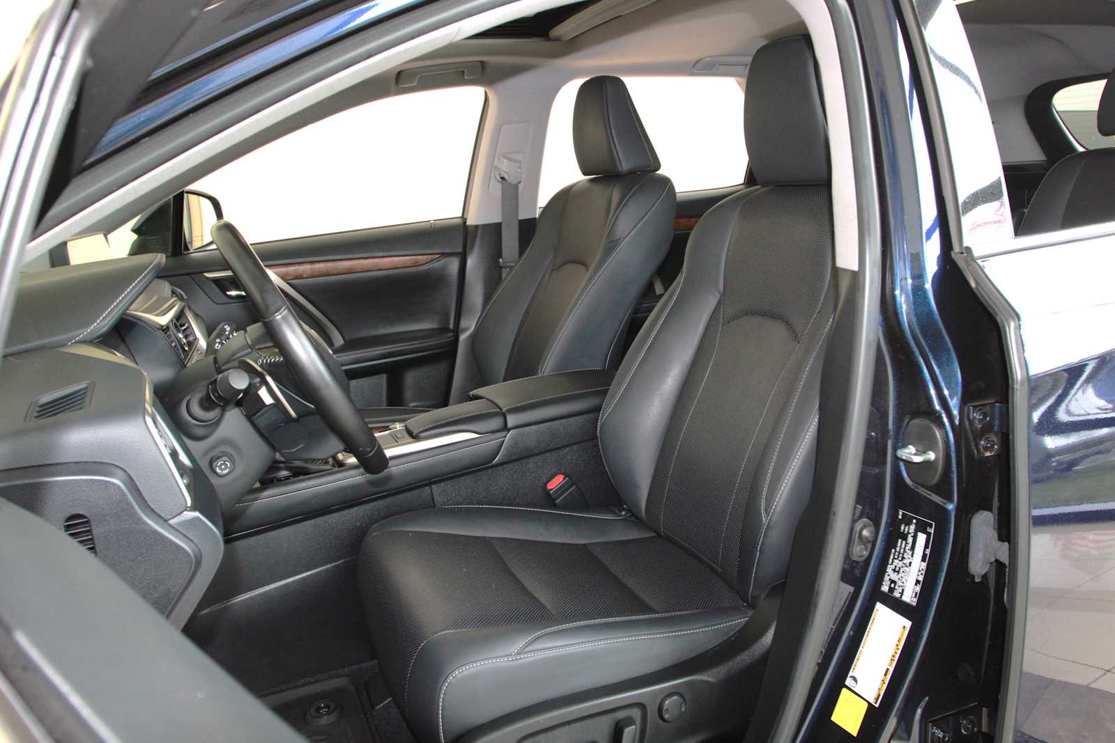 used 2022 Lexus RX 350L car, priced at $33,497