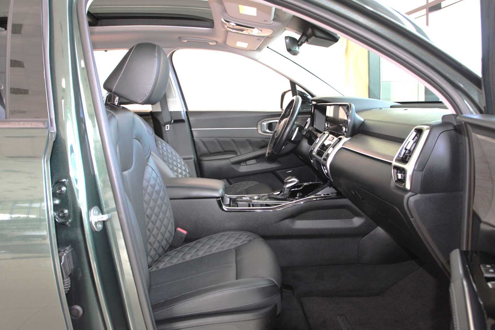 used 2023 Kia Sorento car, priced at $33,497