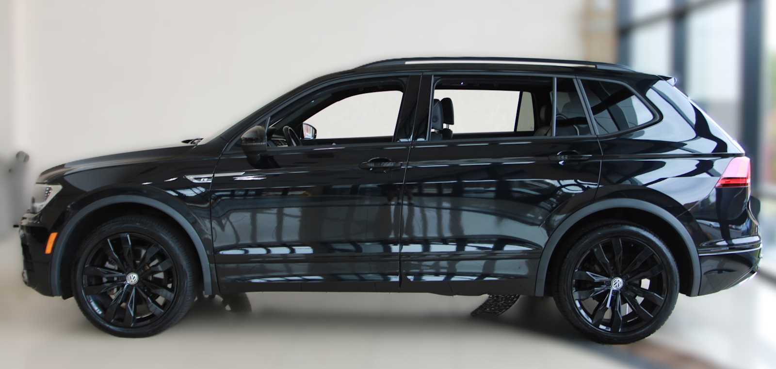 used 2021 Volkswagen Tiguan car, priced at $21,397